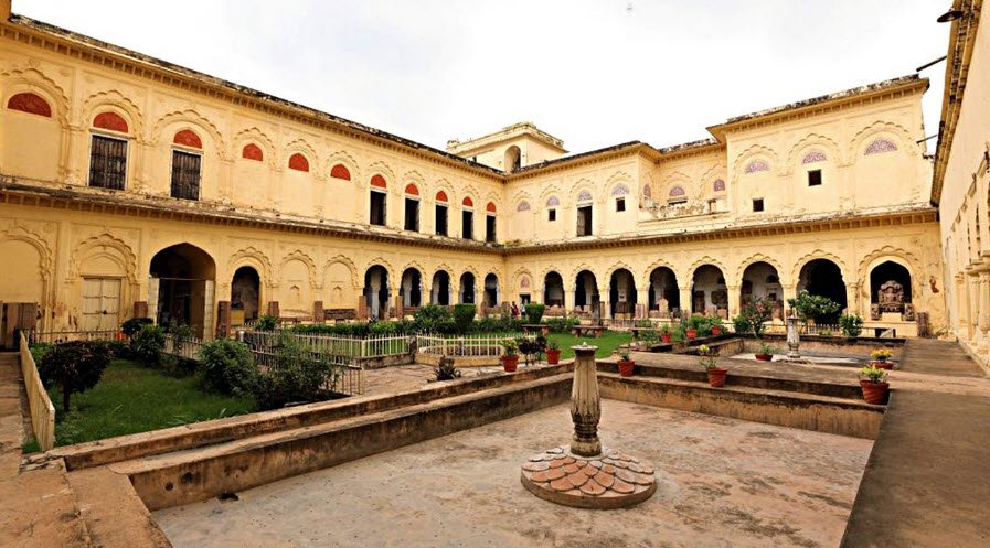 Rani Mahal, Jhansi, Uttar Pradesh - Vushii.com Rani Mahal, Jhansi, Uttar Pradesh - Vushii.com